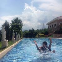 Talisay Azienda Milan Enjoying our day playing at the pool