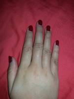 Red nails, 