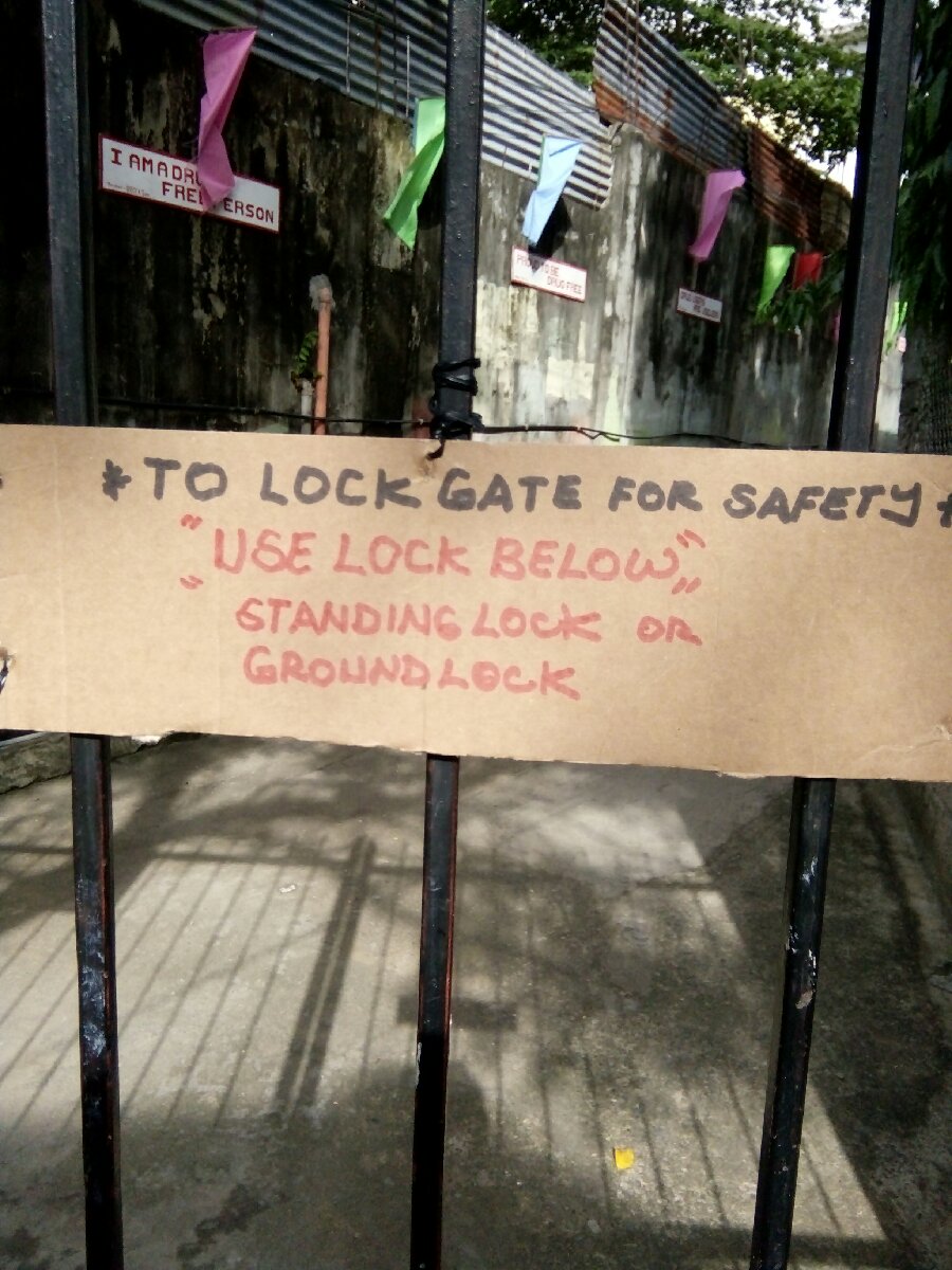 Gate lock notice