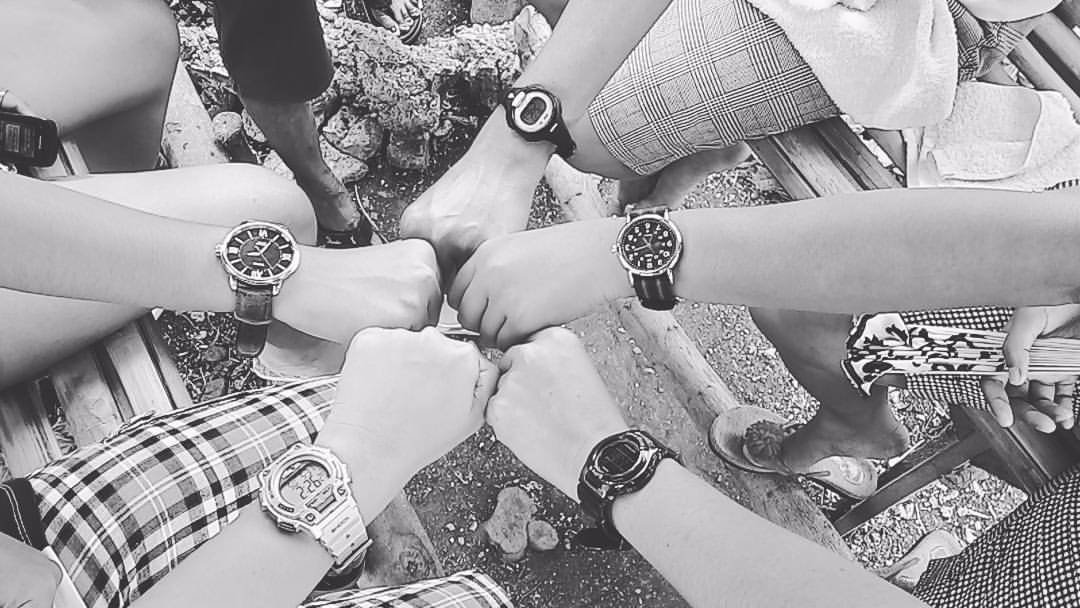 powe puff watchers haha sister goals family loves different watch just the five of us