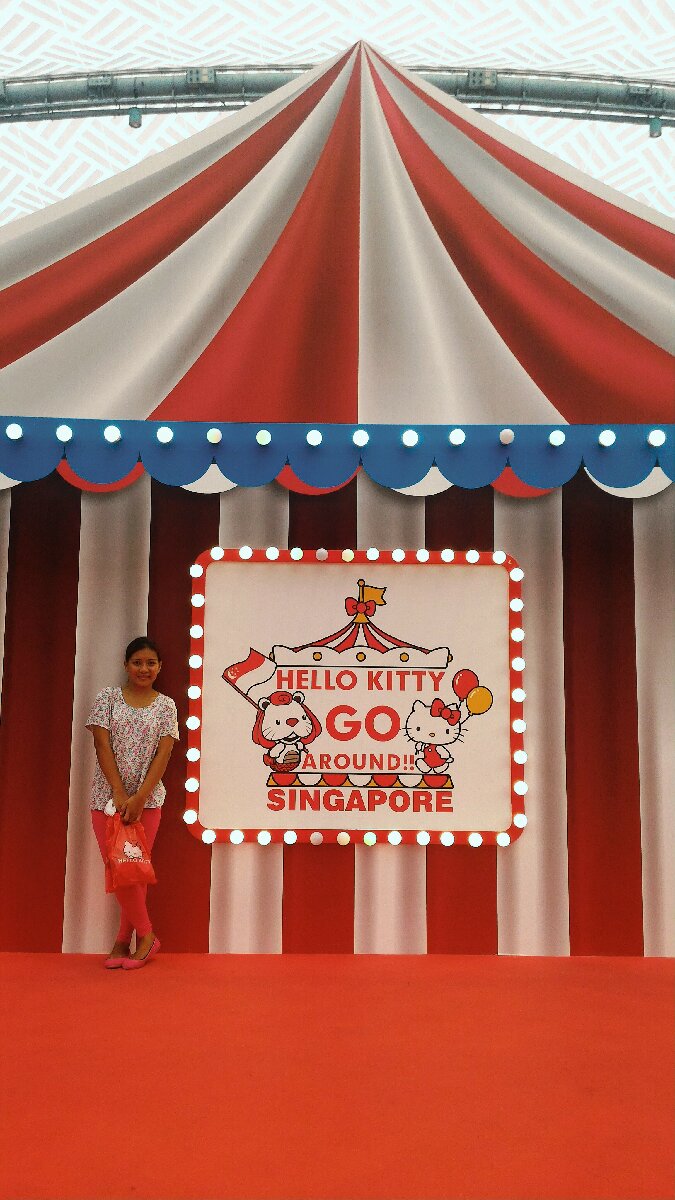 hello kitty go around Singapore