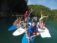Friends having fun paddling at Sugba Lagoon #SugbaLagoon #wheninsiargao