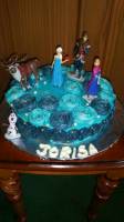 my langin did a good job on the Frozen birthday cake for our daughter, top job, food to die for, sweet treats