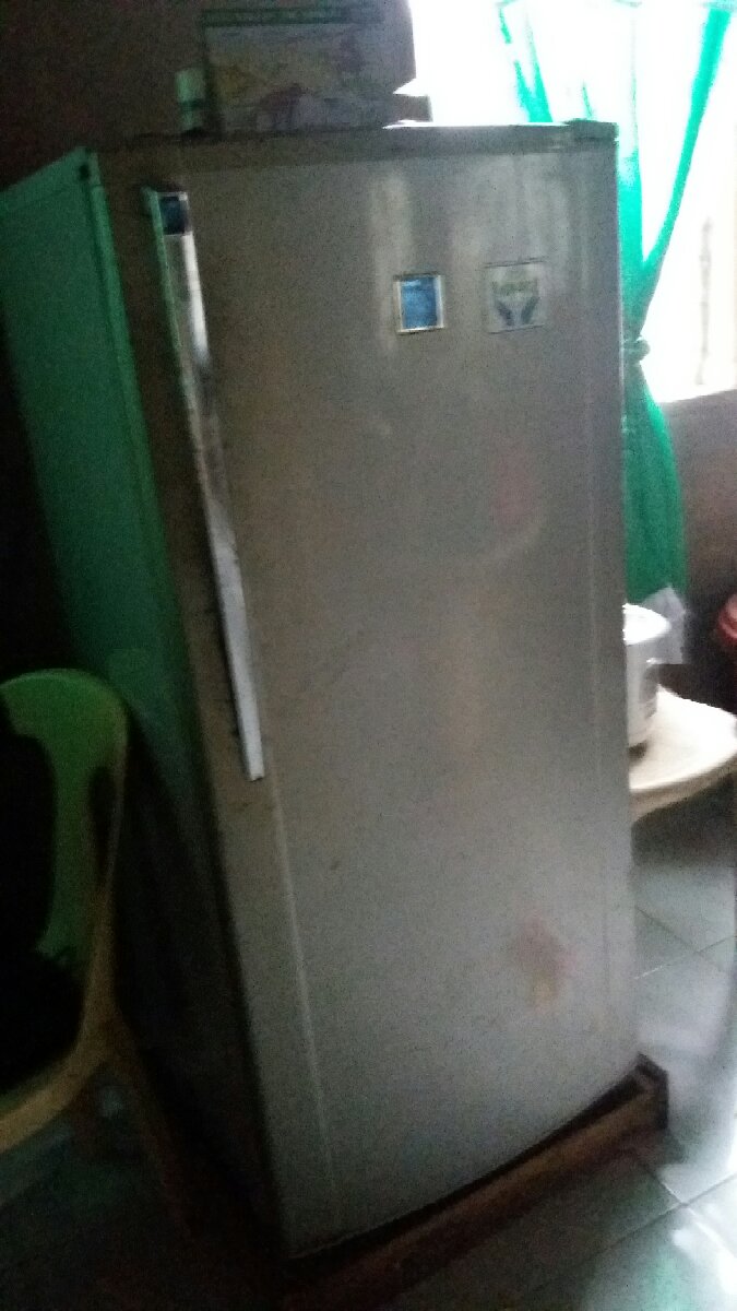 look its empty inside