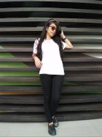 Pina side view pose