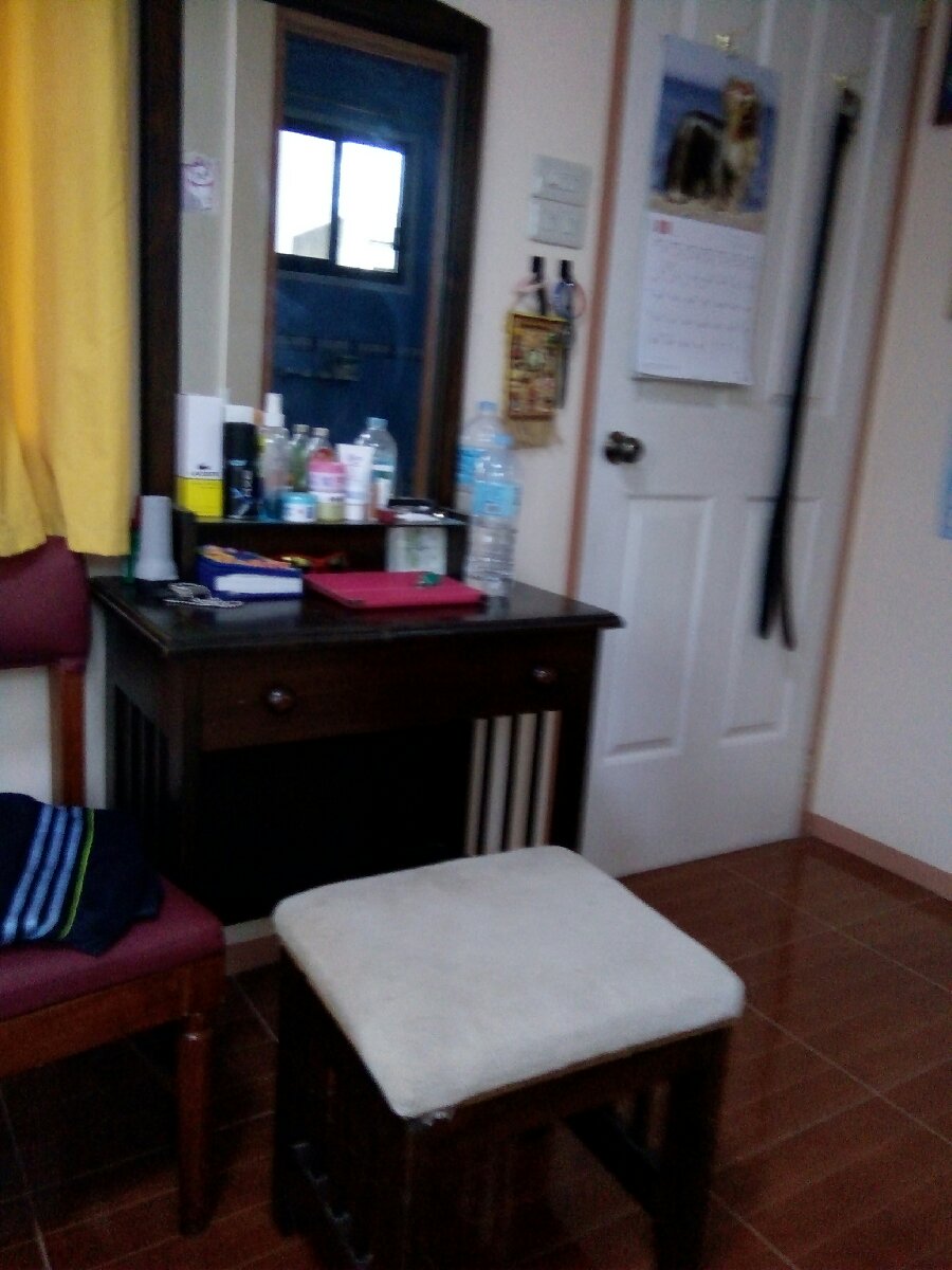 Room table