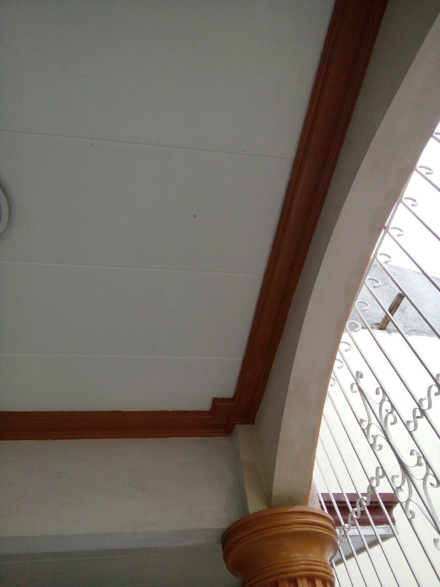 White ceiling