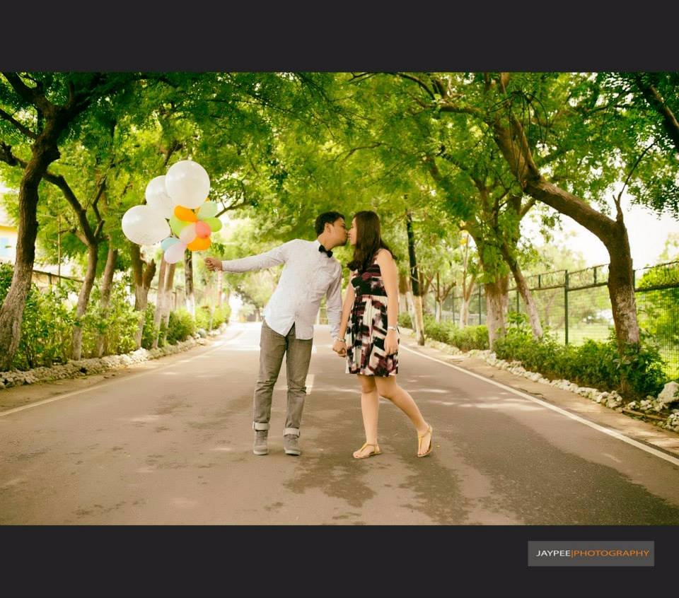 prenup kiss