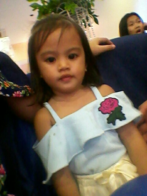 simple yet adorable selfie of baby xyza