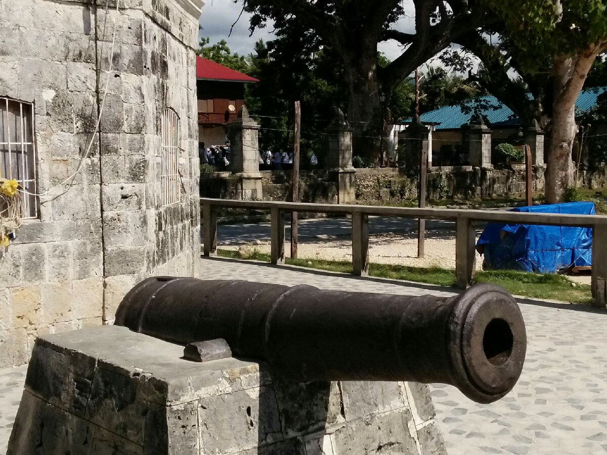 the very old canyon infront of dalaguete church