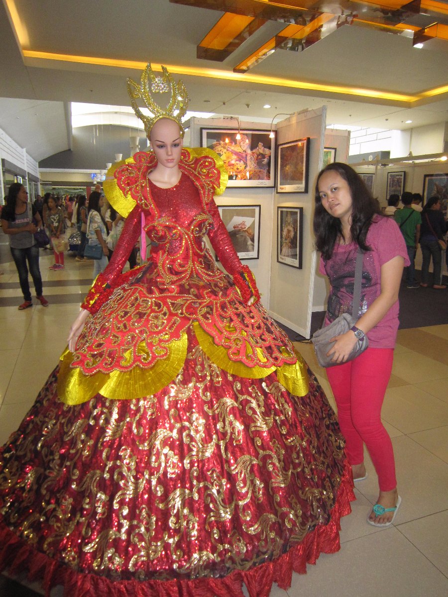 nice, gown, with, pretty, te, naleen