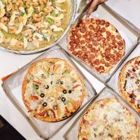 pizza, overload, eat, all, you, can, favorites