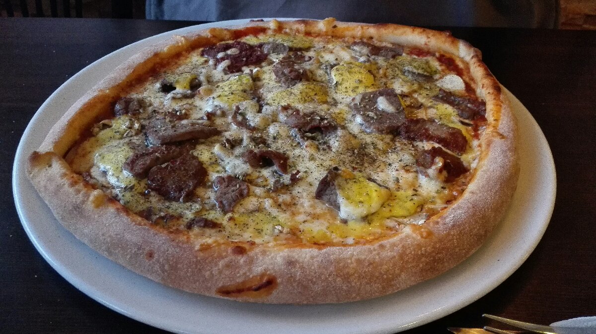 I love pizza you cant really go wrong with pizza