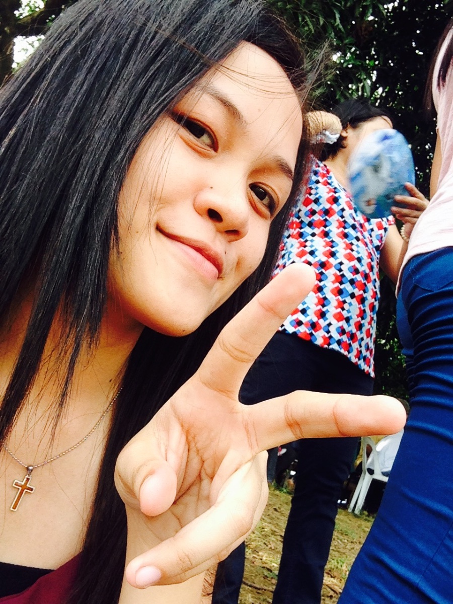 Peace haha zoom in lol