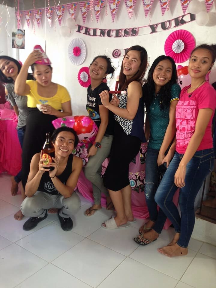 During Princess Yuki Pacquig first birthday. Princess Yuki ninang, ninong and her mother. More kalog poses. 