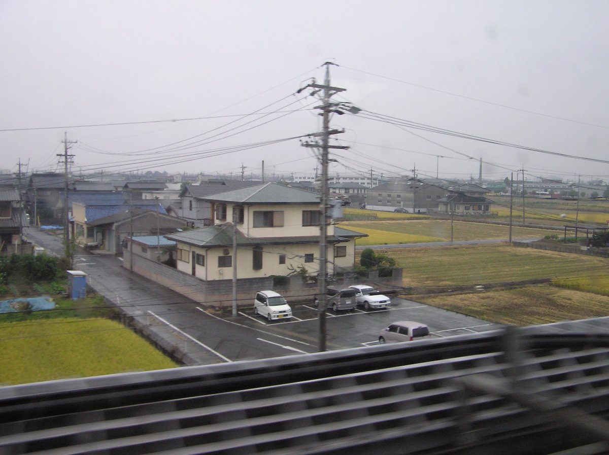I want totake pictures also. Peaceful place in Japan. 