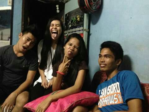 Team bahay wacky faces