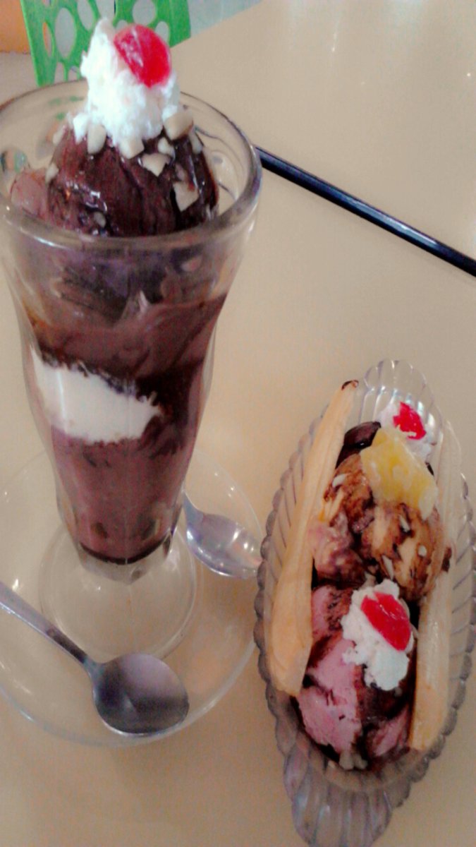 banana split