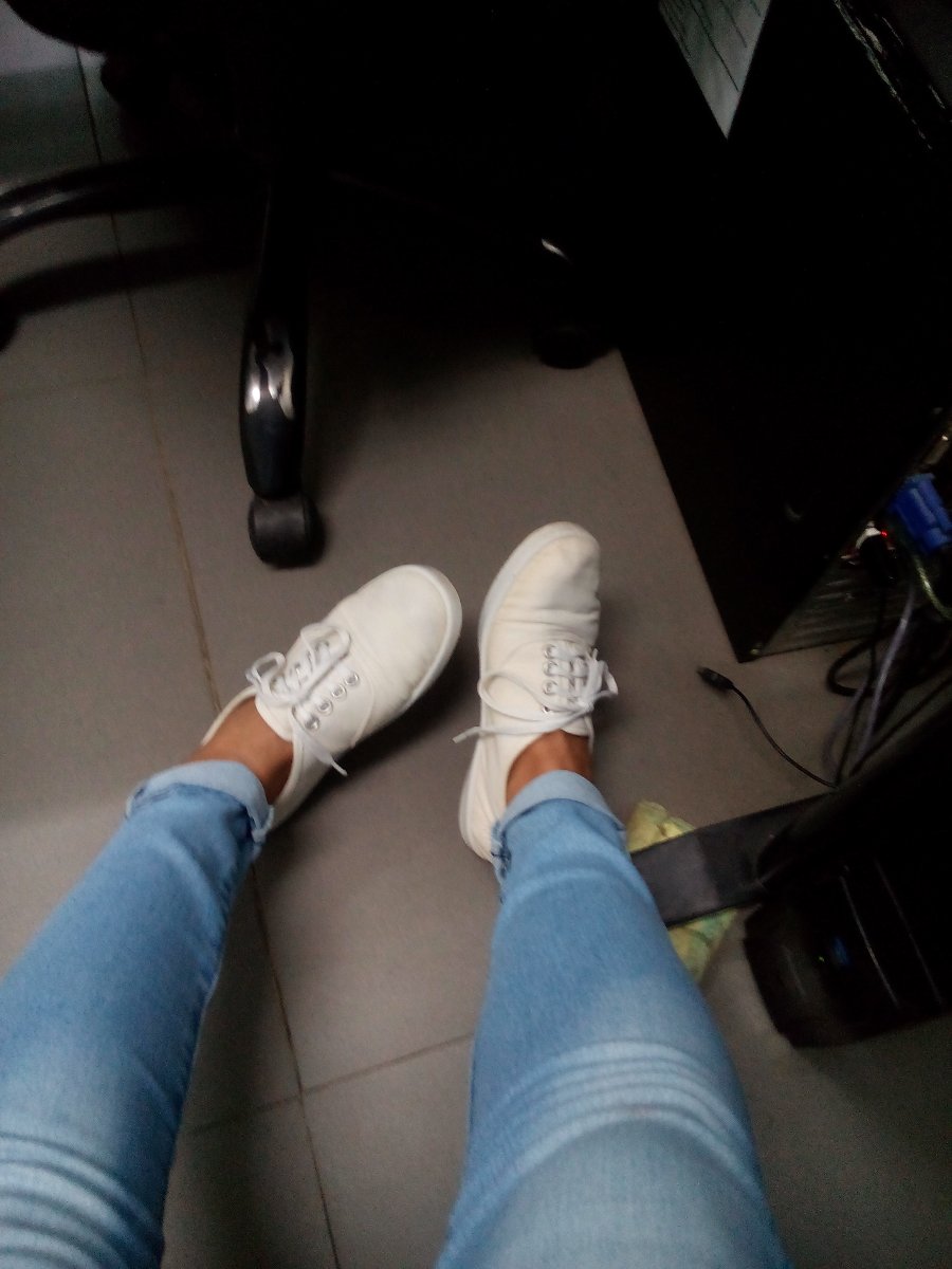 basic white shoe