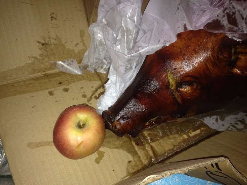 lechon and apple