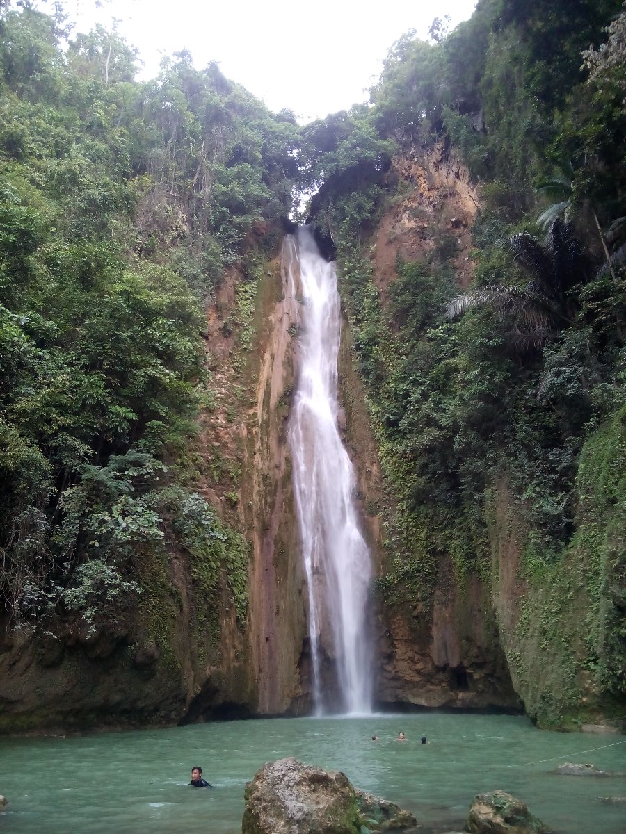 mantayupan falls in barili