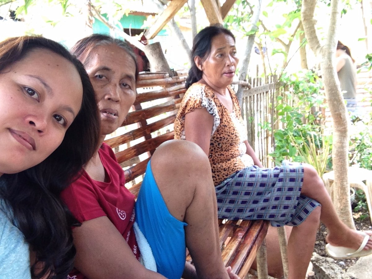 family reunited groufie