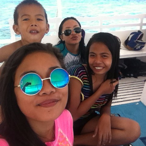 groufie cousins island hopping