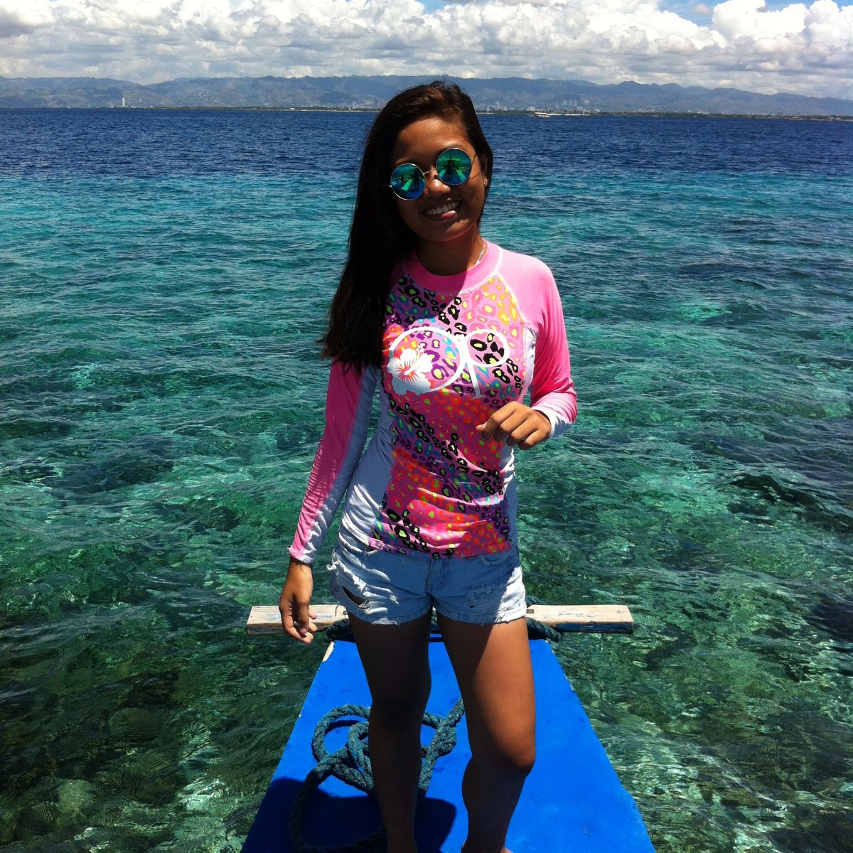 island hopping, cousin, blogger pose, nice view