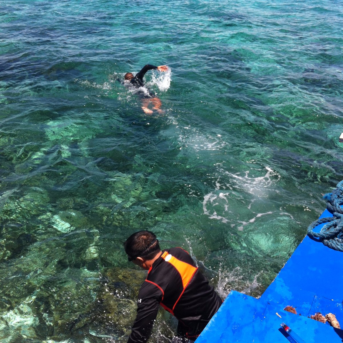 island hopping swimming timw