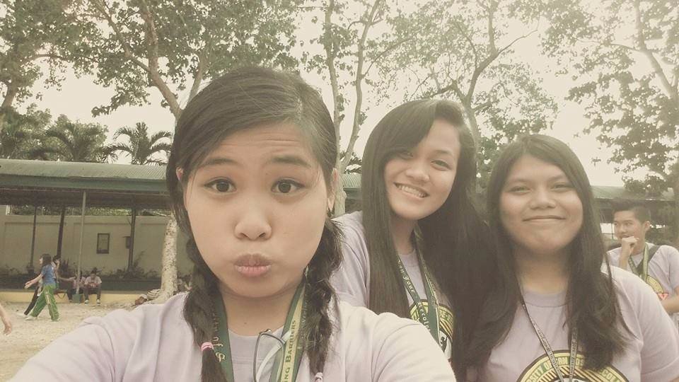 smile pouty lips throwback friends