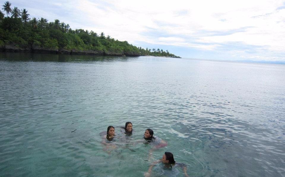 swimming with besties