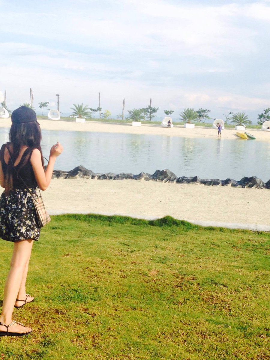 take me back at solea nice view a great place to chill unwind all black black is love bllogger back view pose