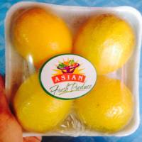 Fruits lemons four pieces