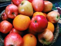 Fruits lemons four pieces
