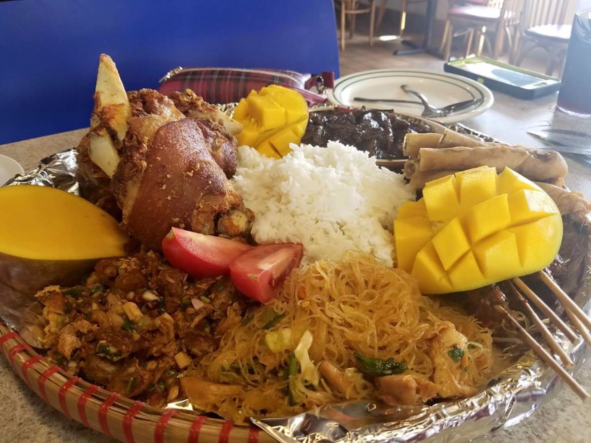 Bilao food mountain