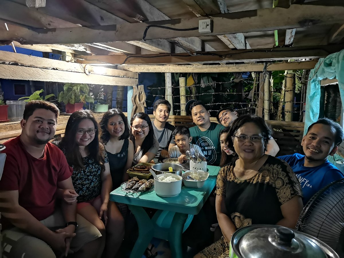 Dinner at Jamies place with these bunchies people friends