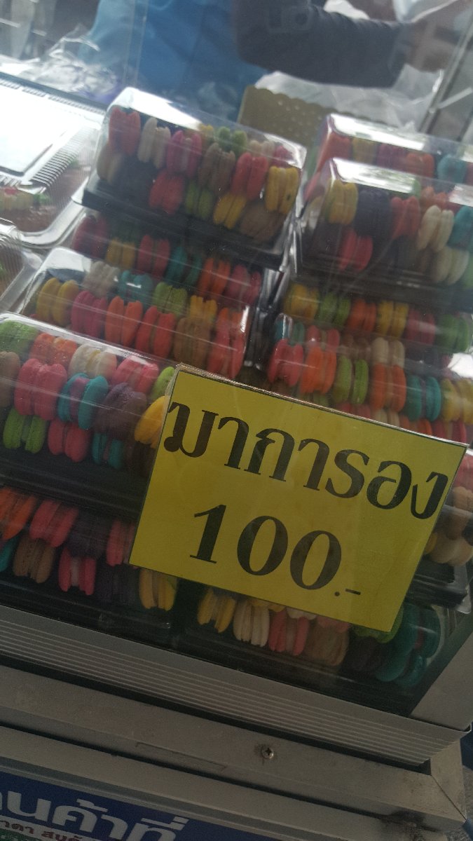 Macaroons #Colorful #WheninThailand #Bangkokfood