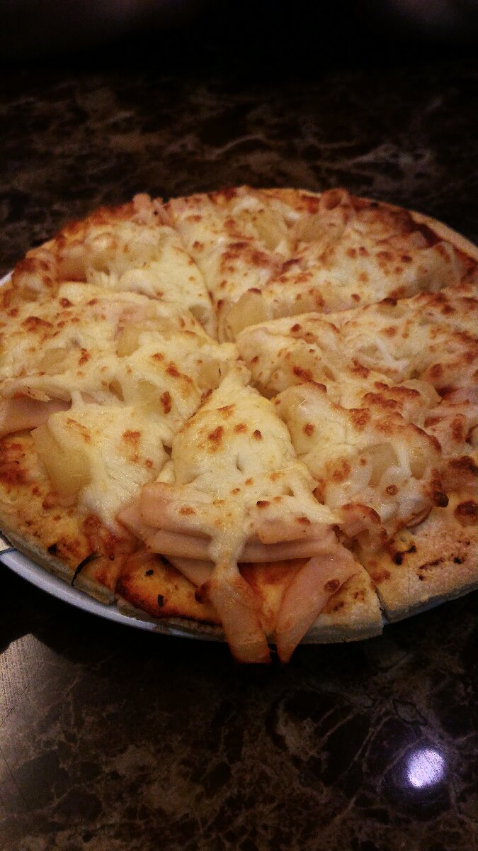 Turkey with Ham and Pineapple Pizza