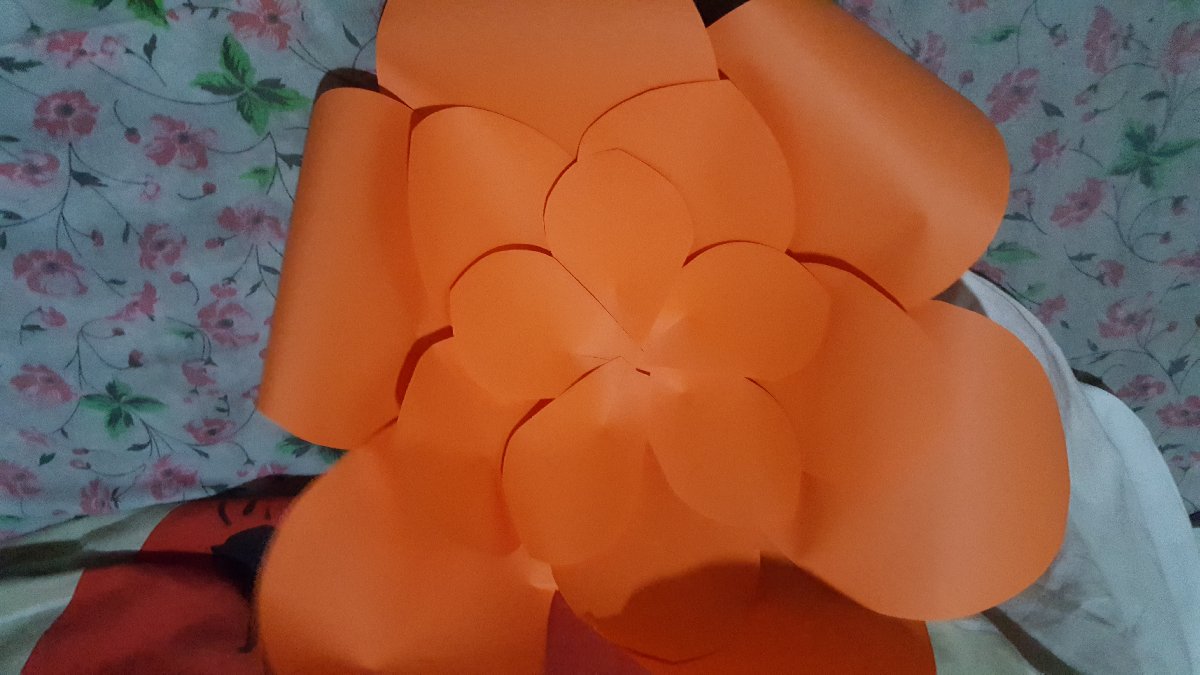 giant paper flower
