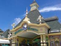 Disc o Magic at Enchanted Kingdom with friends