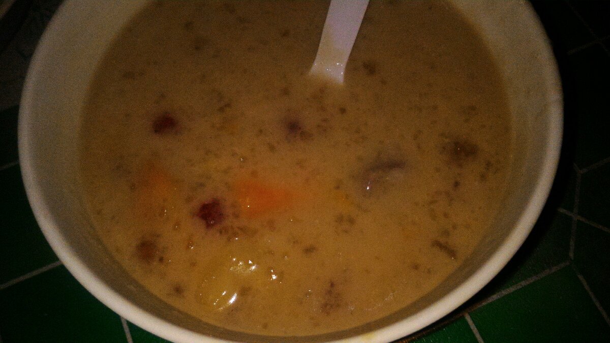 utinous rice porridge with coconut cream, blended with some fruits