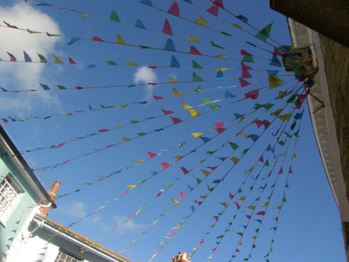 flags, colour, sky
