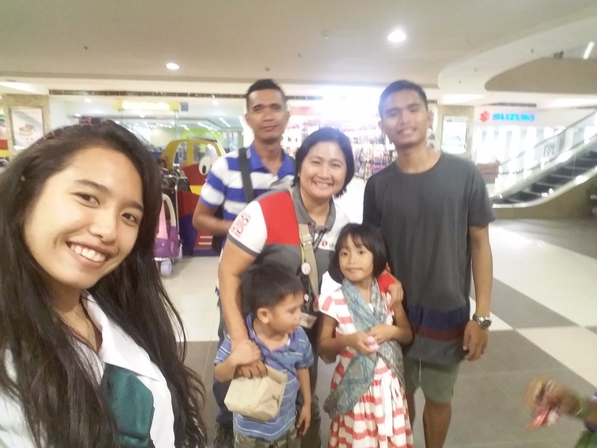 Fam pic, night out, sm