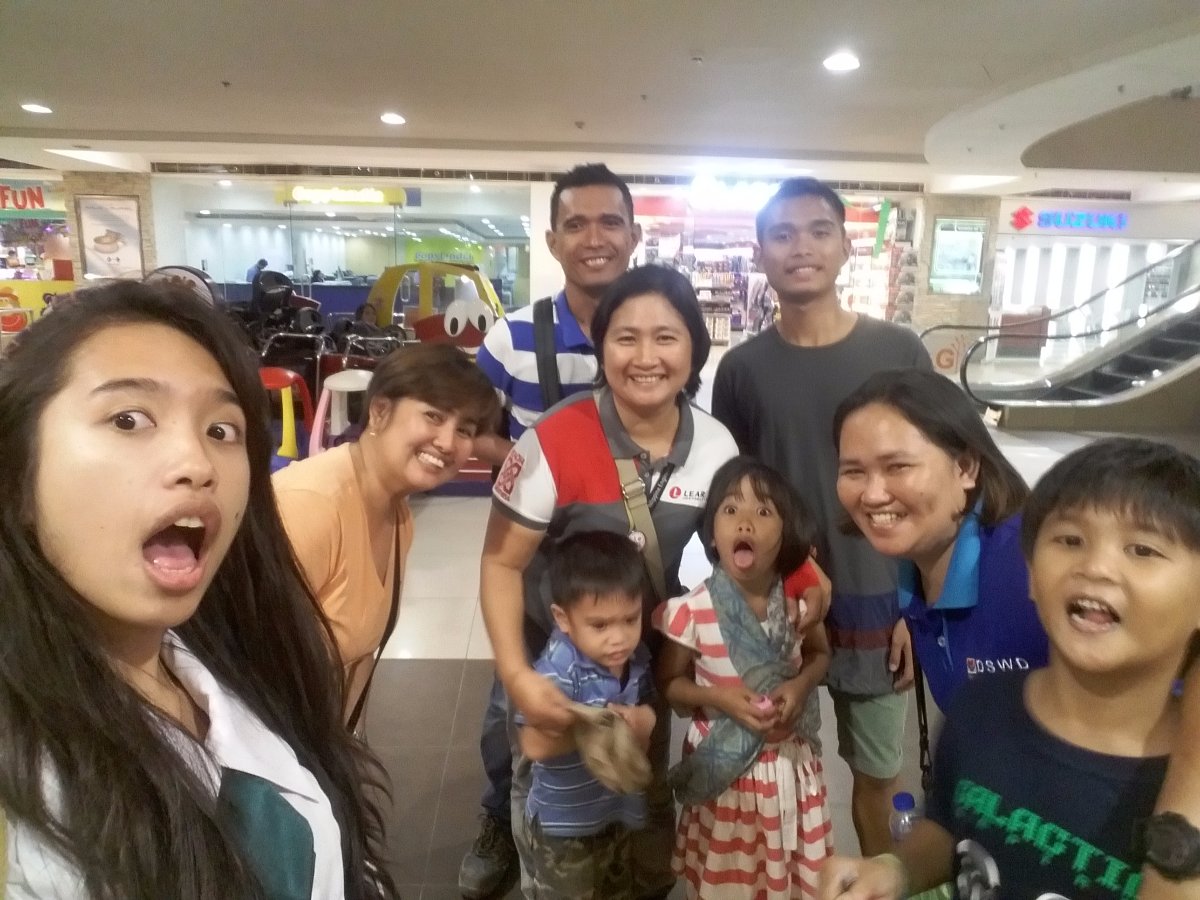 La familia, night out, bonding
