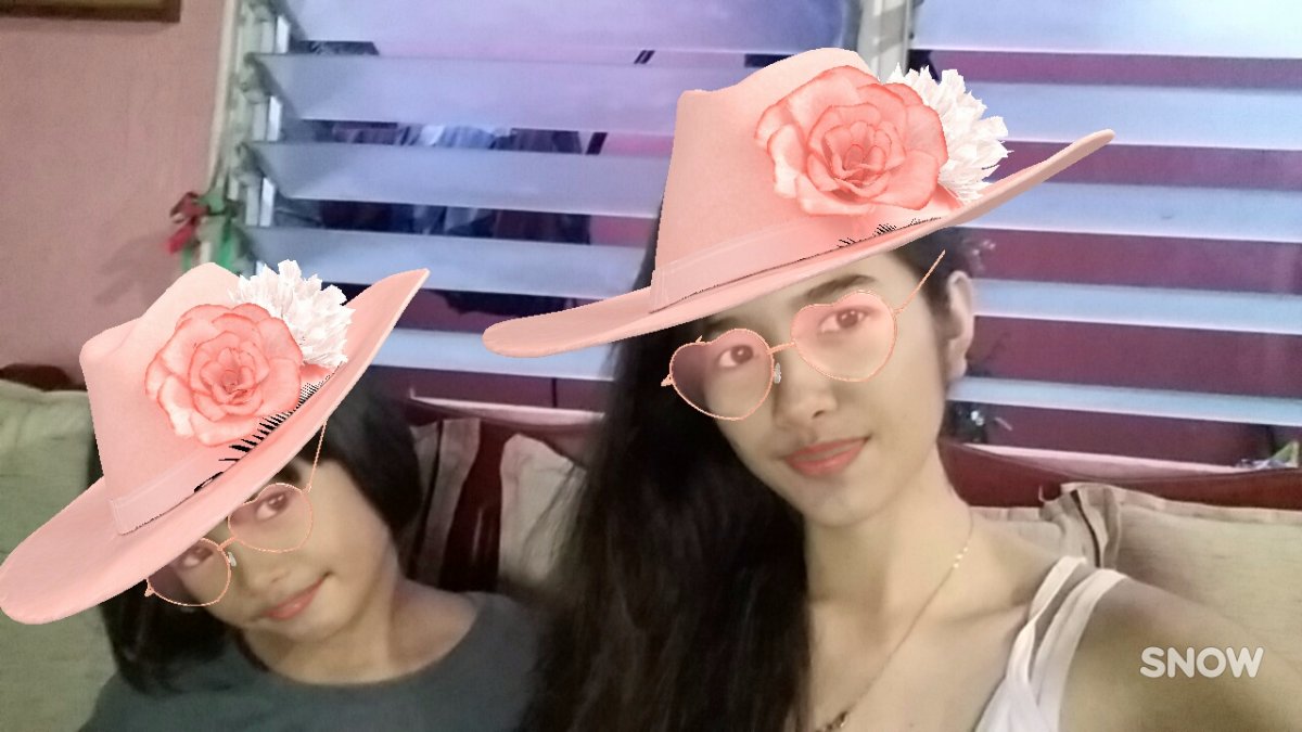 Snow, pink hat