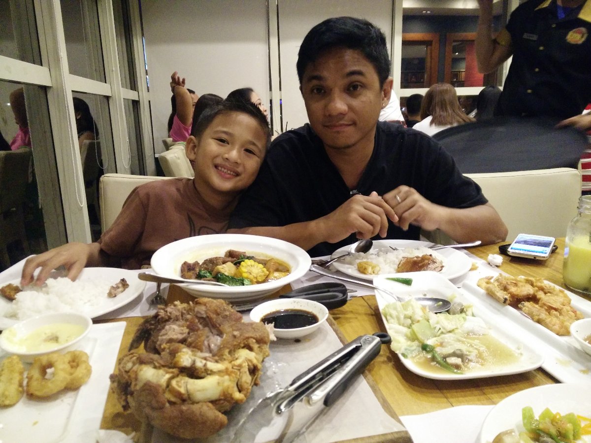 dinner at Kuya js