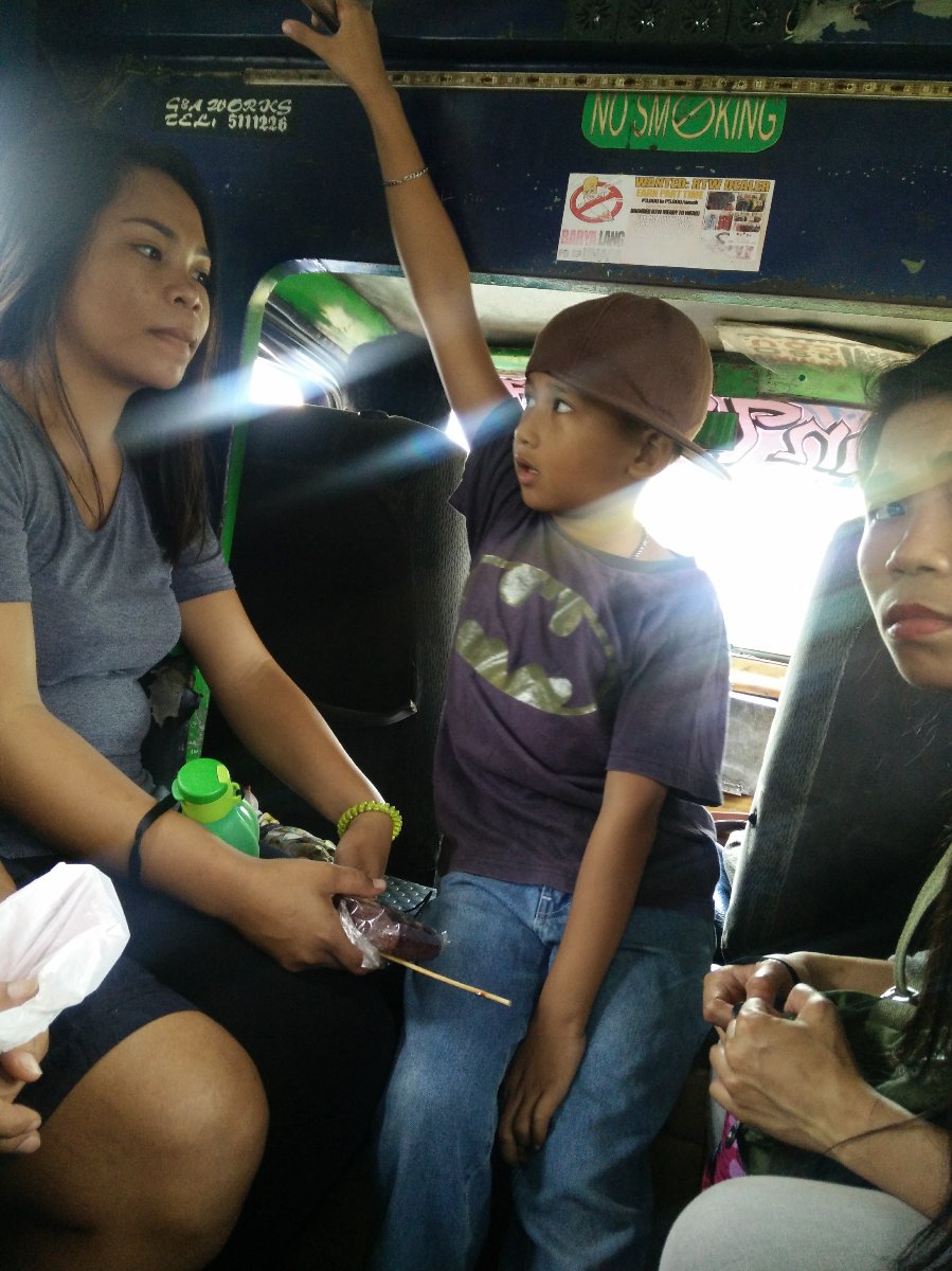 kapyot, crowded Jeep