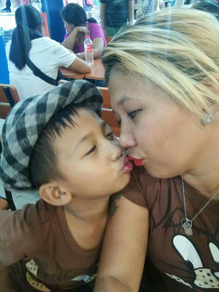 kiss kiss LOVE