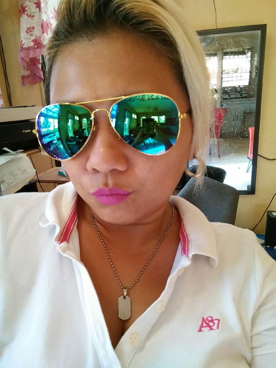 my lips are pink