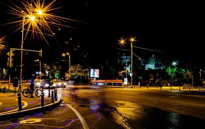A peaceful night in the street